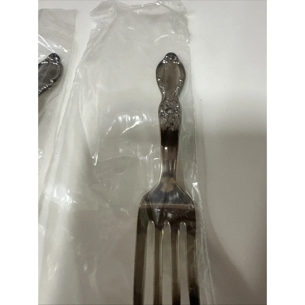 Kid Extras ~ Oneida ARBOR ROSE True Rose Salad‎ Fork Teaspoon